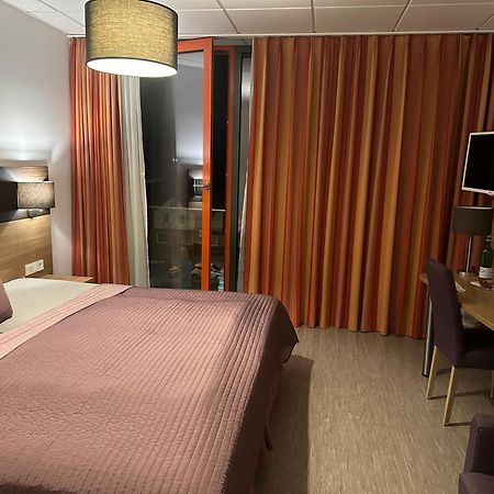 Hotel Efcannos Vechelde ภายนอก รูปภาพ