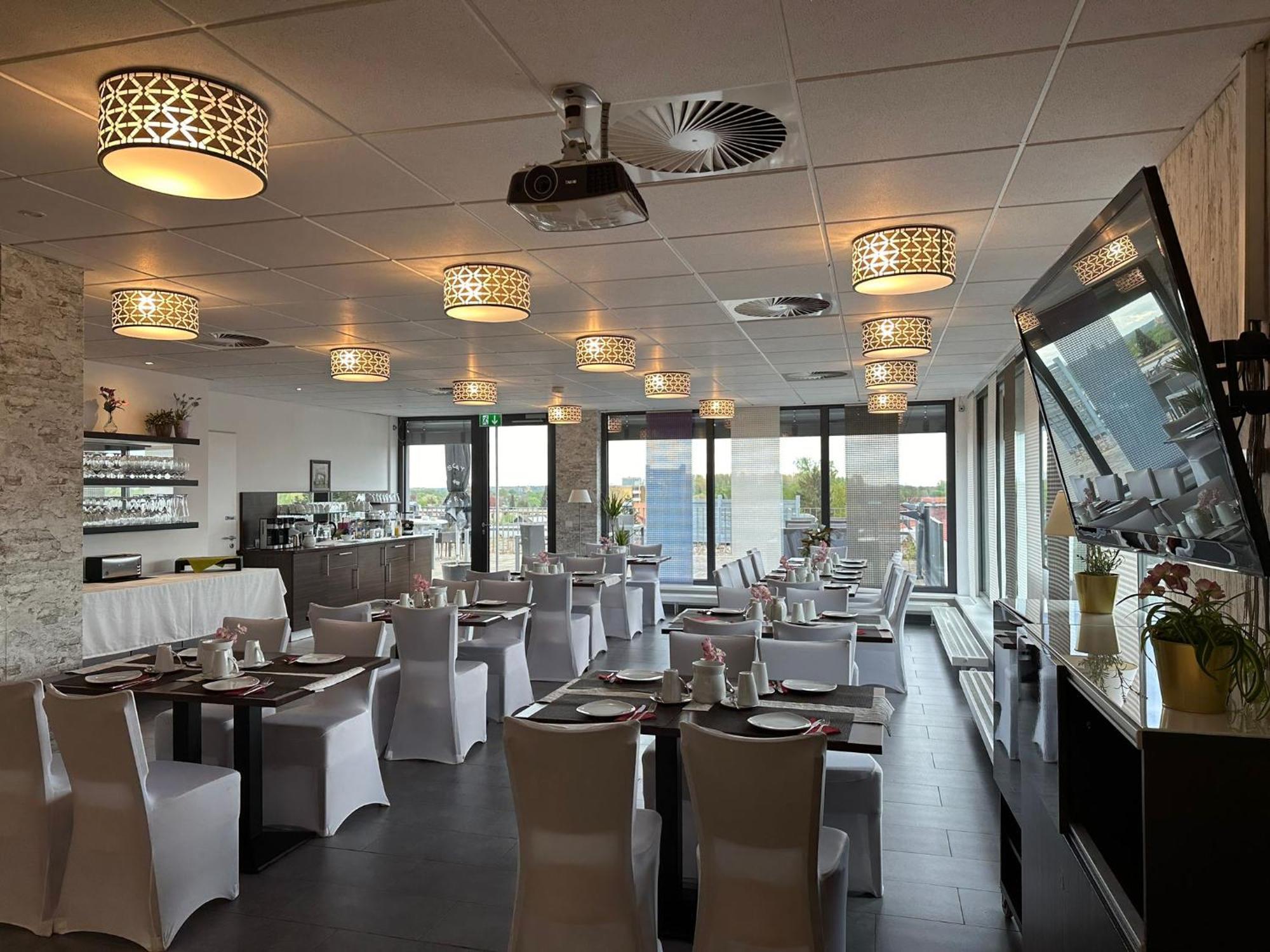 Hotel Efcannos Vechelde ภายนอก รูปภาพ