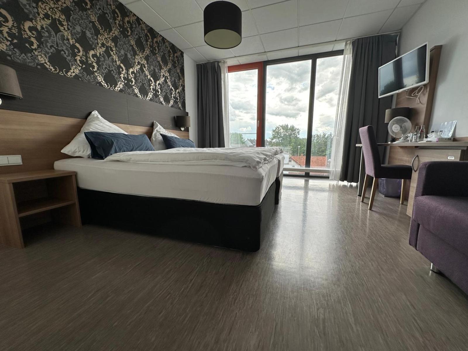Hotel Efcannos Vechelde ภายนอก รูปภาพ